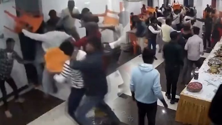 해당 영상은 JTBC 홈페이지에서 확인하실 수 있습니다.