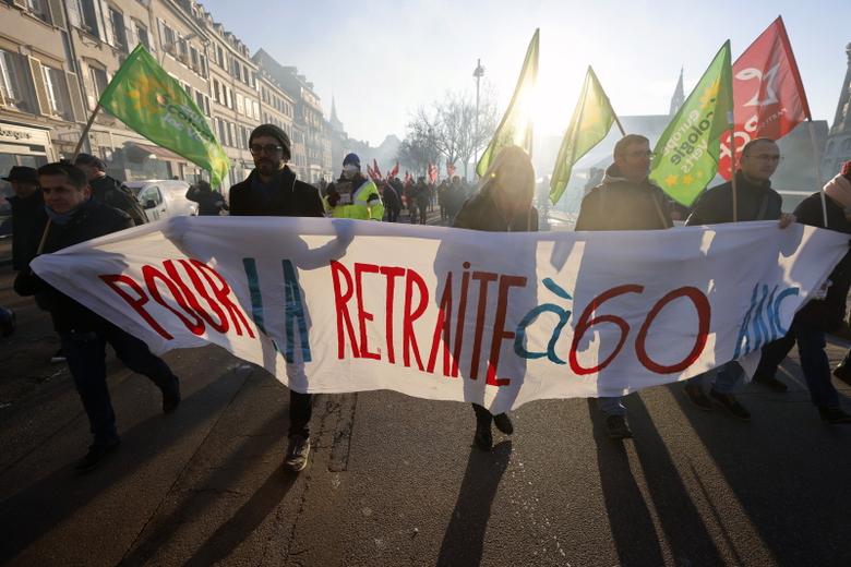 일부 전문가 집단에서 ‘프랑스식으로 연금제도를 개혁해야 한다’고 주장하지만 따져봐야 할 점이 수없이 많다.[사진=뉴시스]