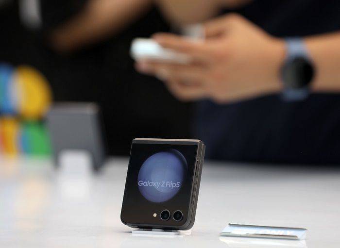 플립 시리즈의 흥행 여부가 갤럭시의 미래를 좌우할 지도 모른다.[사진=뉴시스]