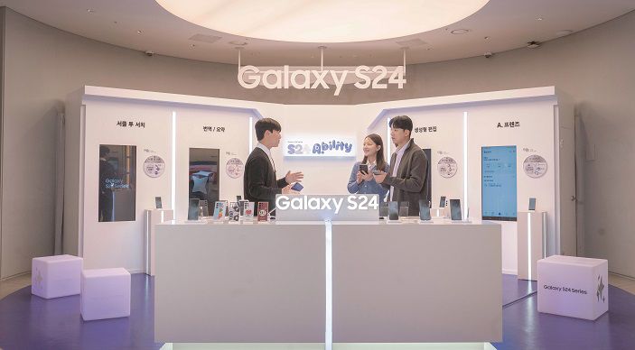 갤럭시S24는 강력한 AI 기술로 소비자들로부터 호평을 받았다.[사진=뉴시스]
