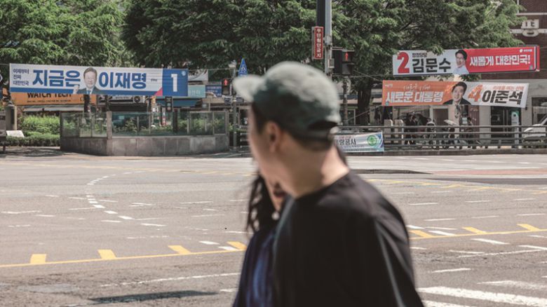 주요 대선 후보들이 대출 확대를 청년 공약으로 내놓았다.[사진｜뉴시스]