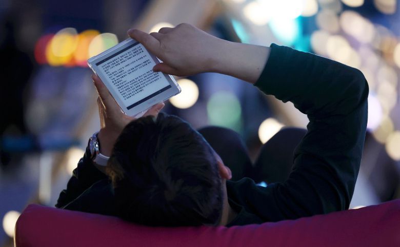 e북 이용자의 대부분은 e북 파일이 아닌 ‘e북 사용권’을 구매한 것이다.[사진 | 뉴시스]