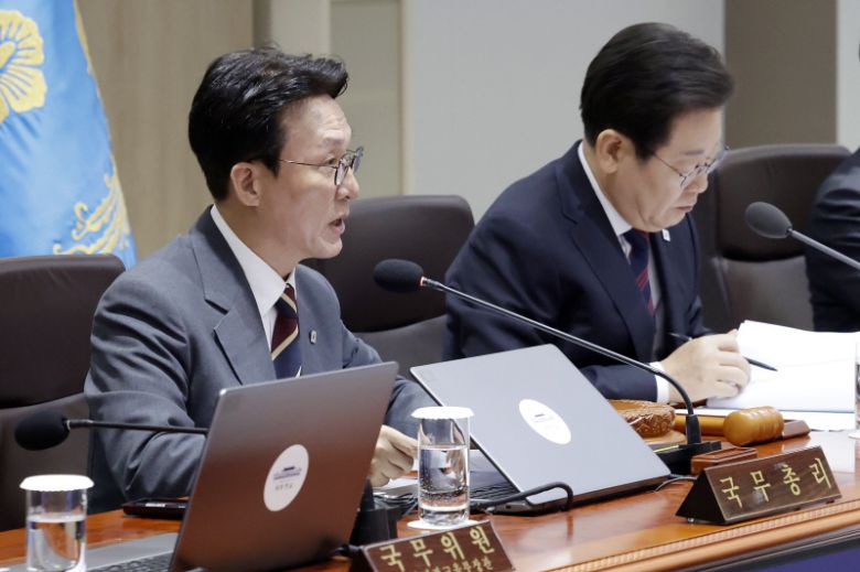 김민석 국무총리가 5일 서울 용산 대통령실 청사에서 열린 국무회의에서 인사말을 하고 있다. [사진 | 뉴시스]