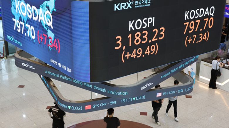 정부가 배당소득세를 종합소득세에서 분리해 과세하는 내용의 세제개편안을 발표했다.[사진｜연합뉴스]