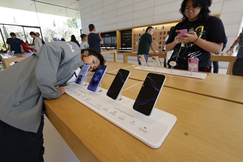 삼성전자가 약진하고 있지만 애플은 이렇다 할 반응을 보이지 않는다.[사진 | 연합뉴스]