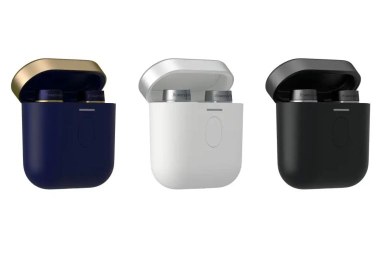 왼쪽부터 미드나잇 블루, 캔버스 화이트, 새틴 블랙 색상  ⓒ Bowers & Wilkins