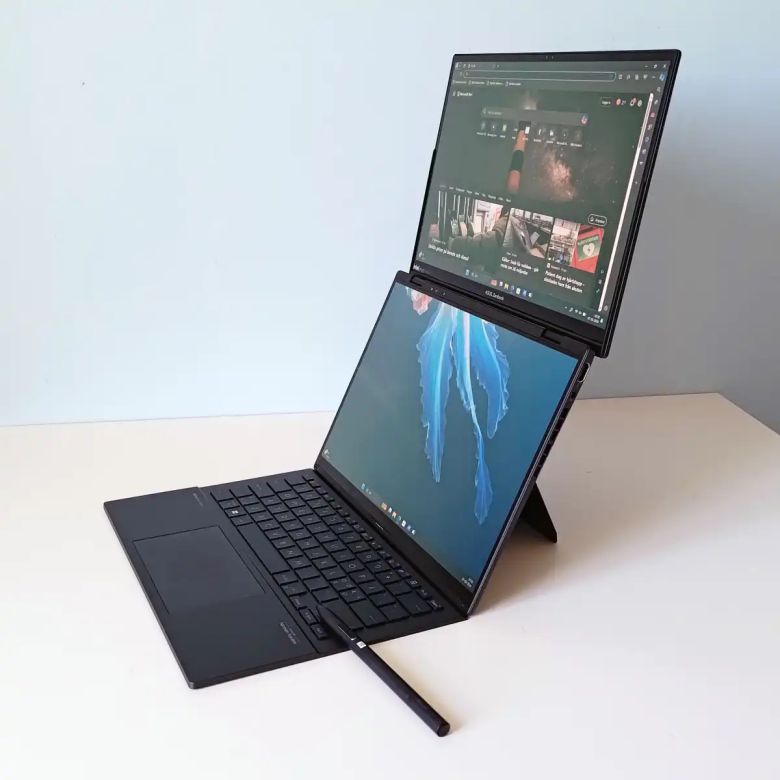 뒷면의 견고한 접이식 지지대로 쉽게 세울 수 있다. ⓒ Mattias Inghe