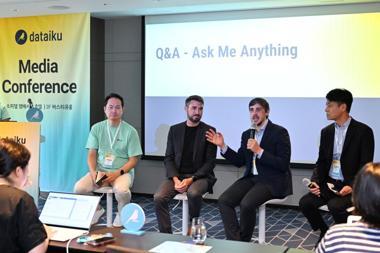 왼쪽부터 데이터이쿠 커스터머 솔루션 부문 한국 총괄 우재하 상무, 플랫폼 전략 부사장 제드 도허티, CTO 클레망 스테낙, 김종덕 한국 지사장Dataiku