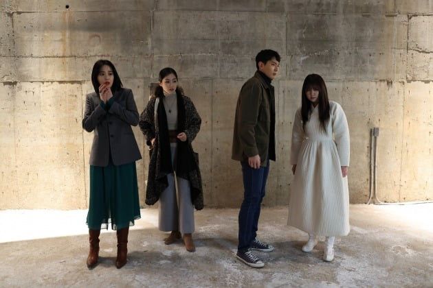 정진운(왼쪽에서 세 번째)이 출연한 영화 '오! 마이 고스트' 촬영 현장 / 사진제공=제이씨엔터웍스