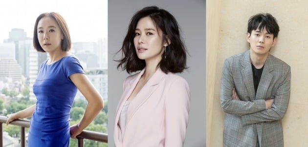 넷플릭스가 연상호 감독과 강수연(왼쪽부터), 김현주, 류경수 주연의 SF 영화 '정이'의 제작을 확정했다. / 사진제공=씨네21, YNK엔터테인먼트, 스튜디오 산타클로스엔터테인먼트