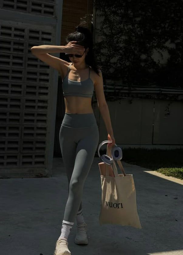 사진=손나은 SNS