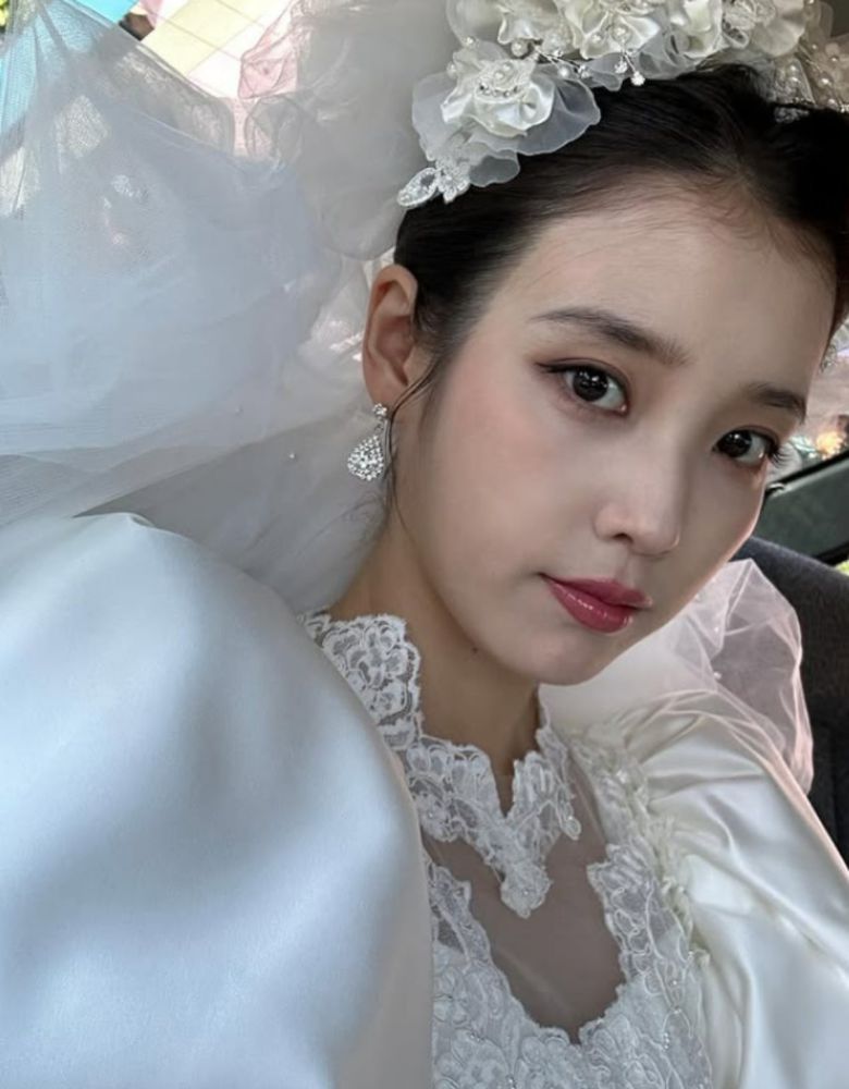 사진=아이유 SNS