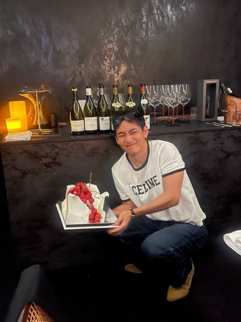 사진 = 뷔 인스타그램