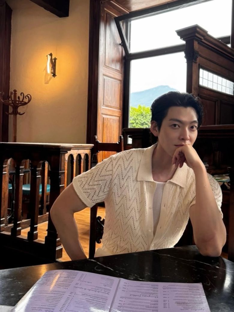 사진 = 김우빈 인스타그램