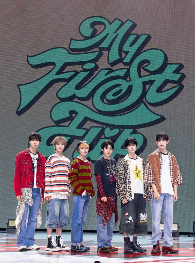 킥플립 (왼쪽부터_주왕, 동화, 케이주, 계훈, 동현, 민제)/ 사진 제공=JYP