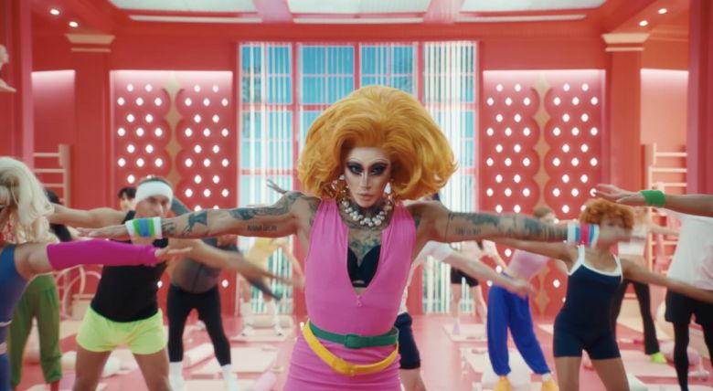 사진=그룹 르세라핌 'SPAGHETTI (feat. j-hope of BTS)' MV