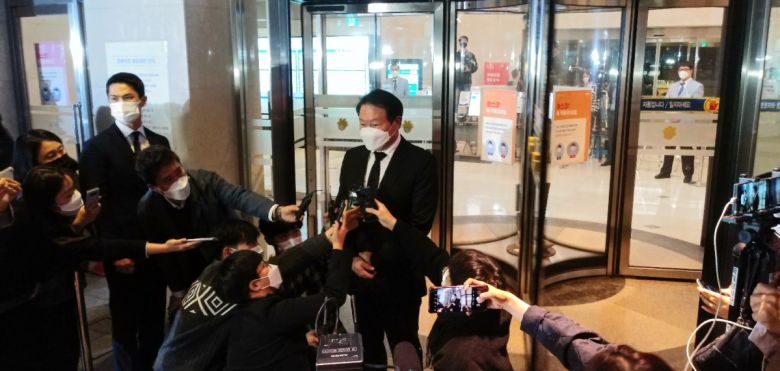 최태원 SK그룹 회장은 26일 오후 7시 15분께 고 이건희 삼성전자 회장 빈소를 찾아 조문했다. (노우리 기자 @we1228)