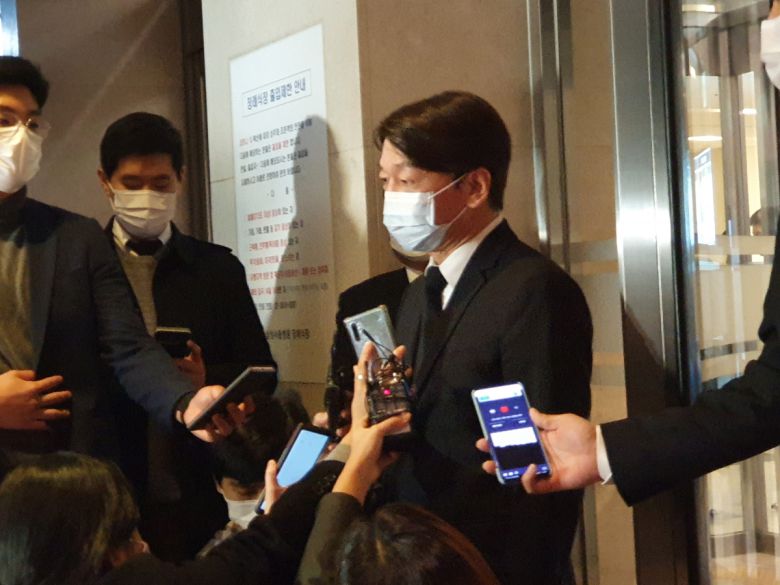 안철수 국민의당 대표가 26일 오후 6시 30분 고(故) 이건희 삼성전자 회장의 빈소를 찾아 조문했다. (노우리 기자 @we1228)