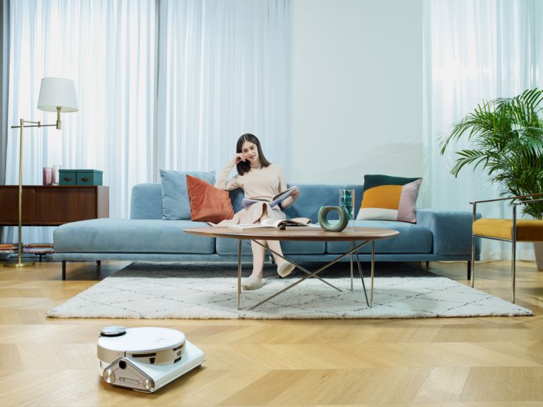 삼성 로봇청소기 ‘제트봇 AI(JetBot AI)’ 신제품 라이프스타일 이미지(사진제공=삼성전자)