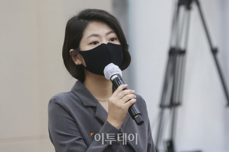 권남희 머지플러스 대표가 10월 5일 오후 서울 여의도 국회에서 열린 정무위원회의 공정거래위원회·한국소비자원·한국공정거래조정원에 대한 국정감사에 증인으로 출석해 의원 질문에 답하고 있다. 신태현 기자 holjjak@