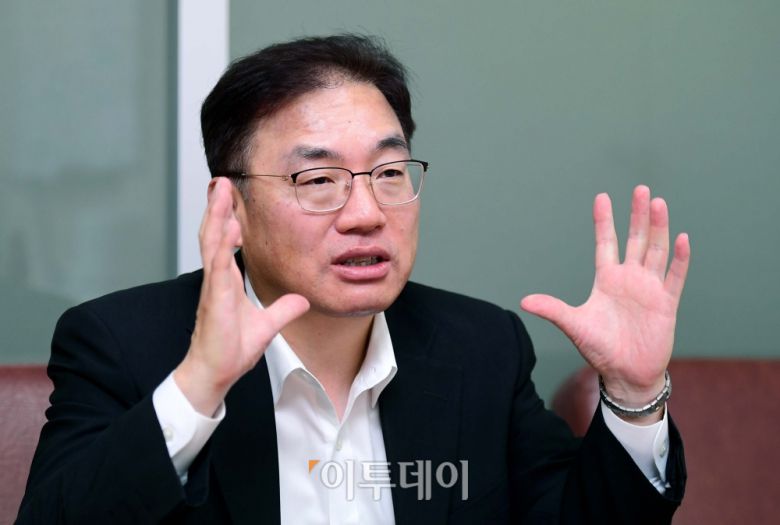 신태현 기자 holjjak@