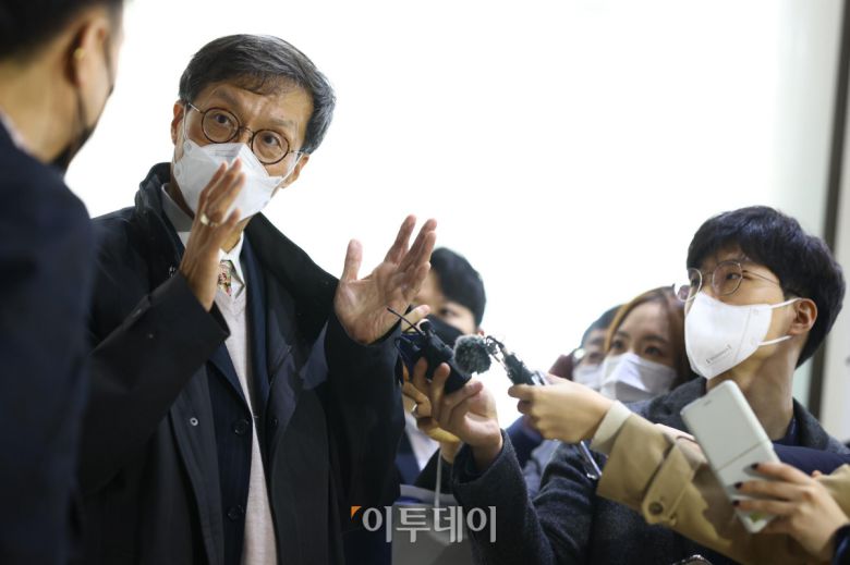 이창용 한은 총재 후보. 사상 처음으로 총재 임명 전에 금통위가 열린다.