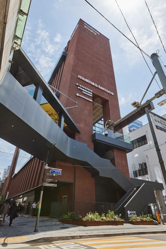 ‘스탈릿 성수’ 외부 전경(사진제공=신세계프라퍼티)