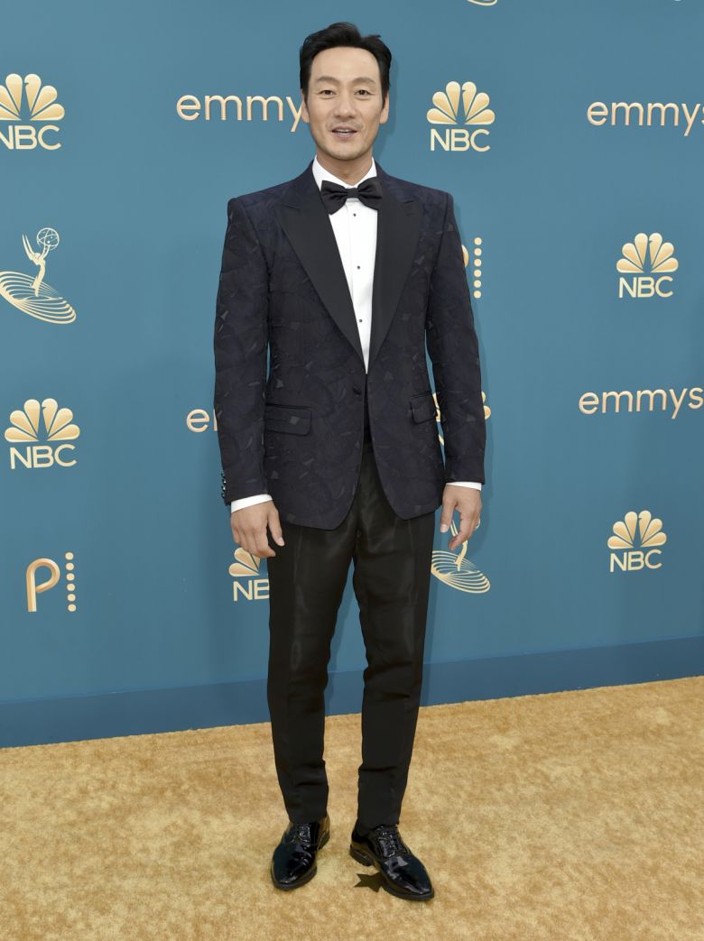 12일(현지시각) 저녁 미국 LA 마이크로소프트 극장에서 열린 제74회 에미상에 참석한 박해수가 포토월에서 포즈를 취하고 있다.