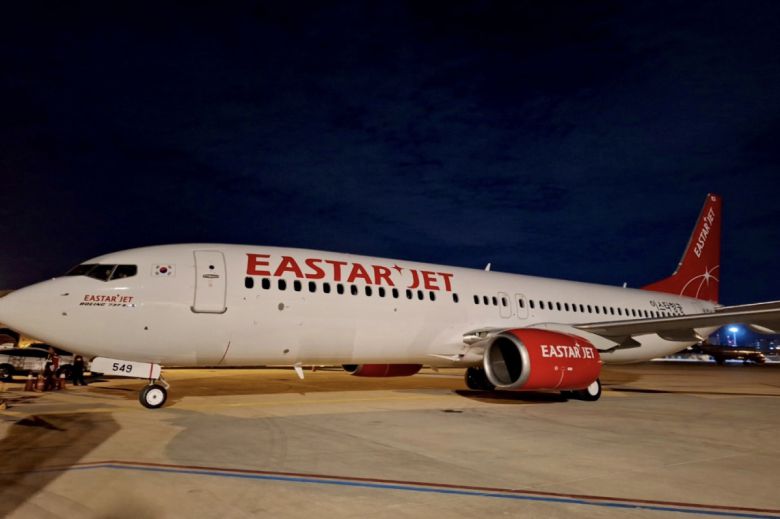 4일 김포공항에 도착한 이스타항공의 10호기(HL8549).