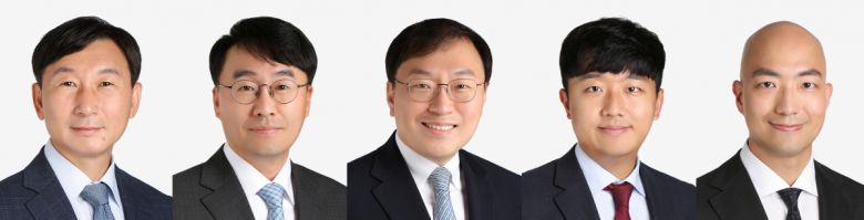 법무법인(유한) 화우 송무그룹의 유승룡(왼쪽부터) 대표 변호사, 시진국 경영전담 변호사, 박영수‧박현우‧이승혁 변호사.