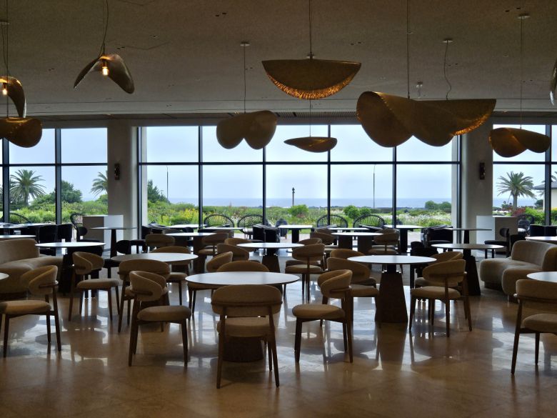 해비치리조트 제주 1층에 있는 올데이다이닝 이디(iidy)