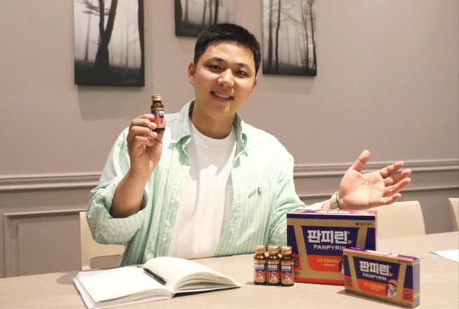 최정웅 동아제약 OTC사업부 마케팅부 책임(BM)이 최근 서울 동대문구 동아제약 본사 사무실에서 본지와 인터뷰를 갖고 있다.