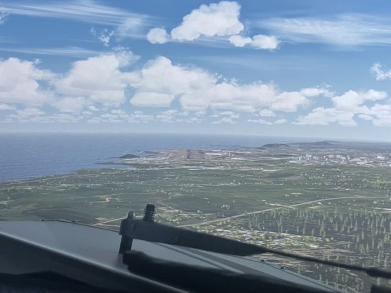 FTD 훈련 도중 바라본 제주공항. 사진 가운데 활주로가 보인다.