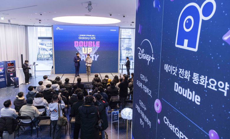 SK텔레콤이 삼성전자의 최신 스마트폰 '갤럭시 S25 시리즈'의 사전개통을 4일 개시했다. 사진은 이날 서울시 마포구 T팩토리에서 열린 '갤럭시 S25 시리즈 개통 행사'.