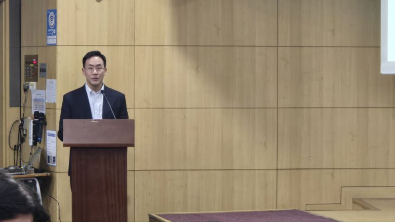 10일 김민승 코빗리서치센터장은 '트럼프 2.0 시대의 가상자산과 국내 2차 입법 과제' 토론회에서 비트코인 우주전쟁과 '크립토 킬러앱' 경쟁에서 뒤쳐지면 안 된다고 주장했다.