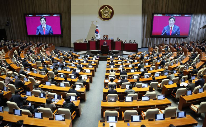 권성동 국민의힘 원내대표가 11일 오전 서울 여의도 국회에서 열린 제422회 국회(임시회) 제3차 본회의에서 교섭단체 대표연설을 하고 있다. 2025.02.11.