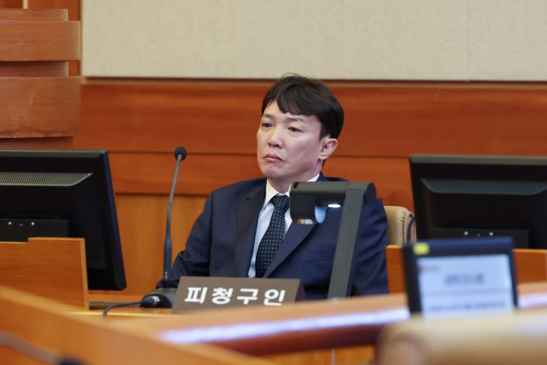 이정섭 대전고검 검사가 지난해 5월 28일 오후 서울 종로구 헌법재판소에서 열린 처남 마약 사건 수사를 무마했다는 의혹 관련 탄핵 심판 2회 변론기일에 출석해있다.