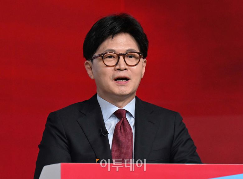 20일 서울 강서구 ASSA아트홀에서 열린 국민의힘 제21대 대통령 후보자 1차 경선 조별 토론회에서 B조 한동훈 후보가 발언하고 있다. 사진=국회사진취재단