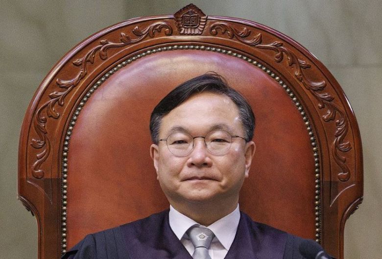 박영재 대법관이 지난달 20일 서울 서초동 대법원에서 열린 성폭력 범죄의 처벌에 관한 특례법 위반(강간 등 치상) 등에 대한 전원합의체 선고에 입장해 있다.