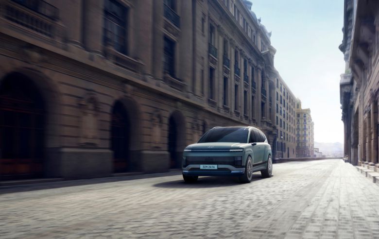 아이오닉 9의 전면부.