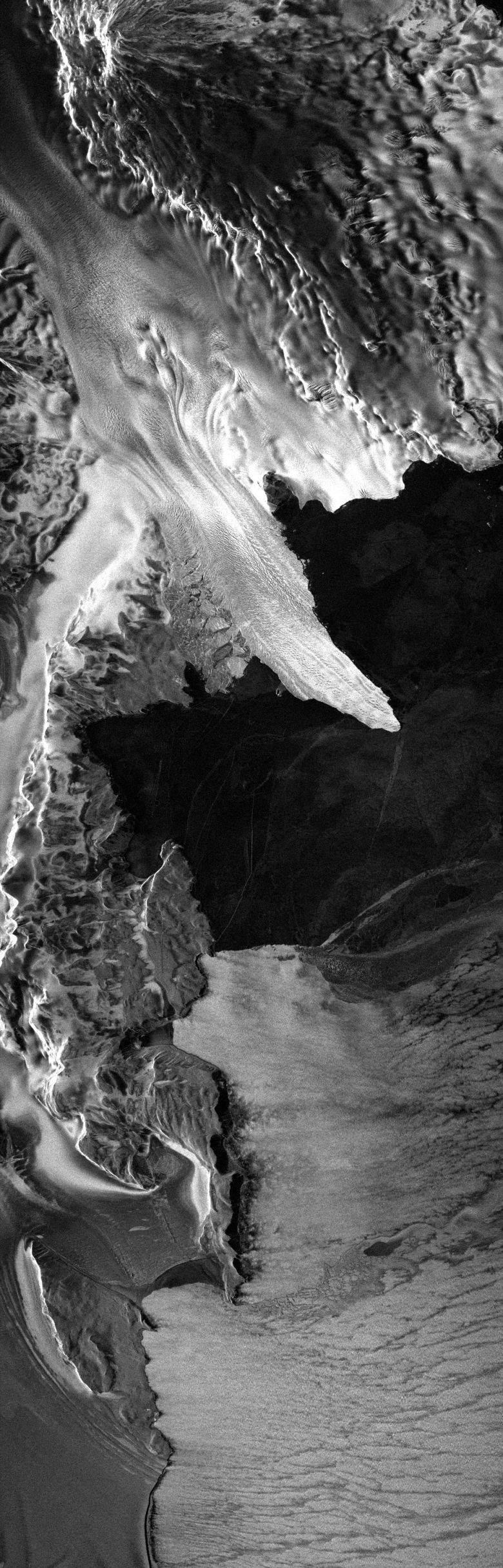 한국과학기술원(KAIST)은 우주연구원이 개발한 국산 소형위성이 우주에서 2년간 영상레이다(SAR) 기술검증 임무를 성공적으로 마쳤다고 25일 밝혔다. 사진은 차세대소형위성2호 영상레이다가 남극 장보고기지를 관측한 이미지.