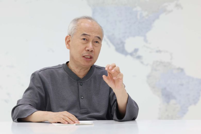 황철주 주성엔지니어링 회장이 13일 경기 용인시 주성엔지니어링 용인R&D센터에서 이투데이와 인터뷰를 갖고 있다. 신태현 기자 holjjak@