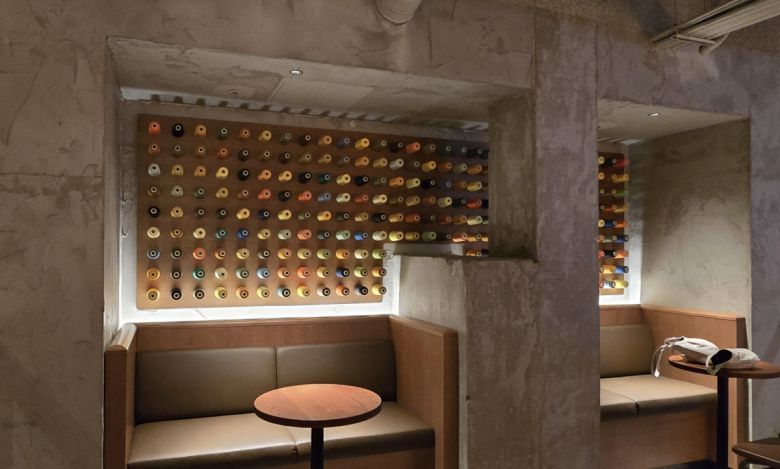 스타벅스 광장마켓점 2층 매장 내부 전경