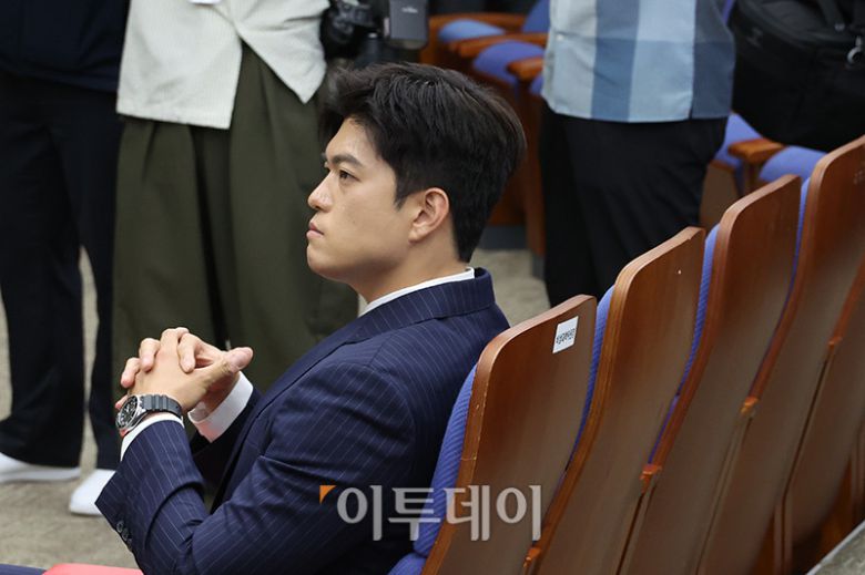 김용태 국민의힘 비상대책위원장이 9일 서울 여의도 국회에서 열린 의원총회에 참석하고 있다. 고이란 기자 photoeran@