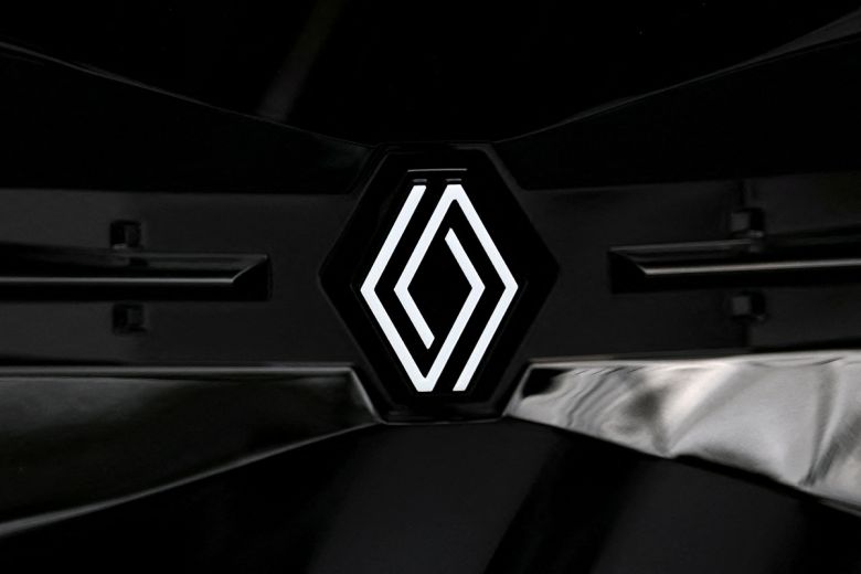 프랑스 파리에서 르노 로고가 보인다. 로이터연합뉴스