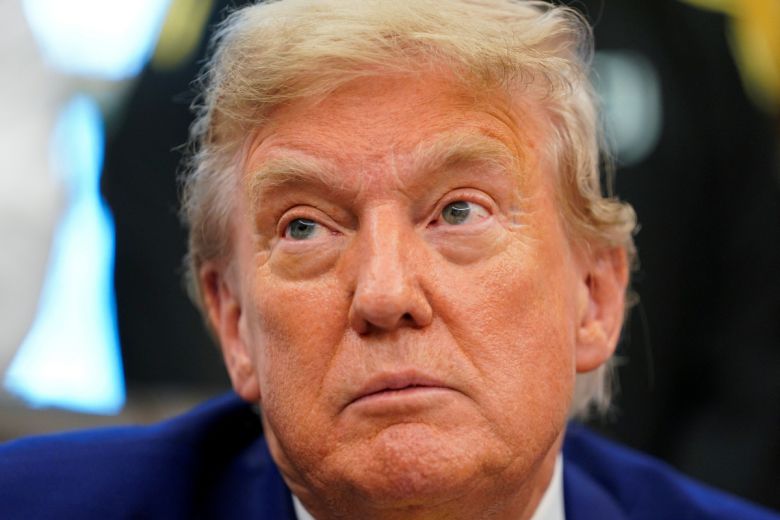 도널드 트럼프 미국 대통령이 18일(현지시간) 미국 워싱턴D.C.에서 유벤투스 축구팀 선수들과 회동하고 있다. 로이터연합뉴스