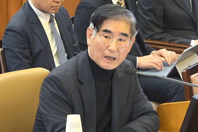 김용현 전 국방부 장관이 1월 23일 서울 종로구 헌법재판소에서 열린 윤석열 대통령 탄핵심판 4차변론에 증인으로 출석해 발언하고 있다.