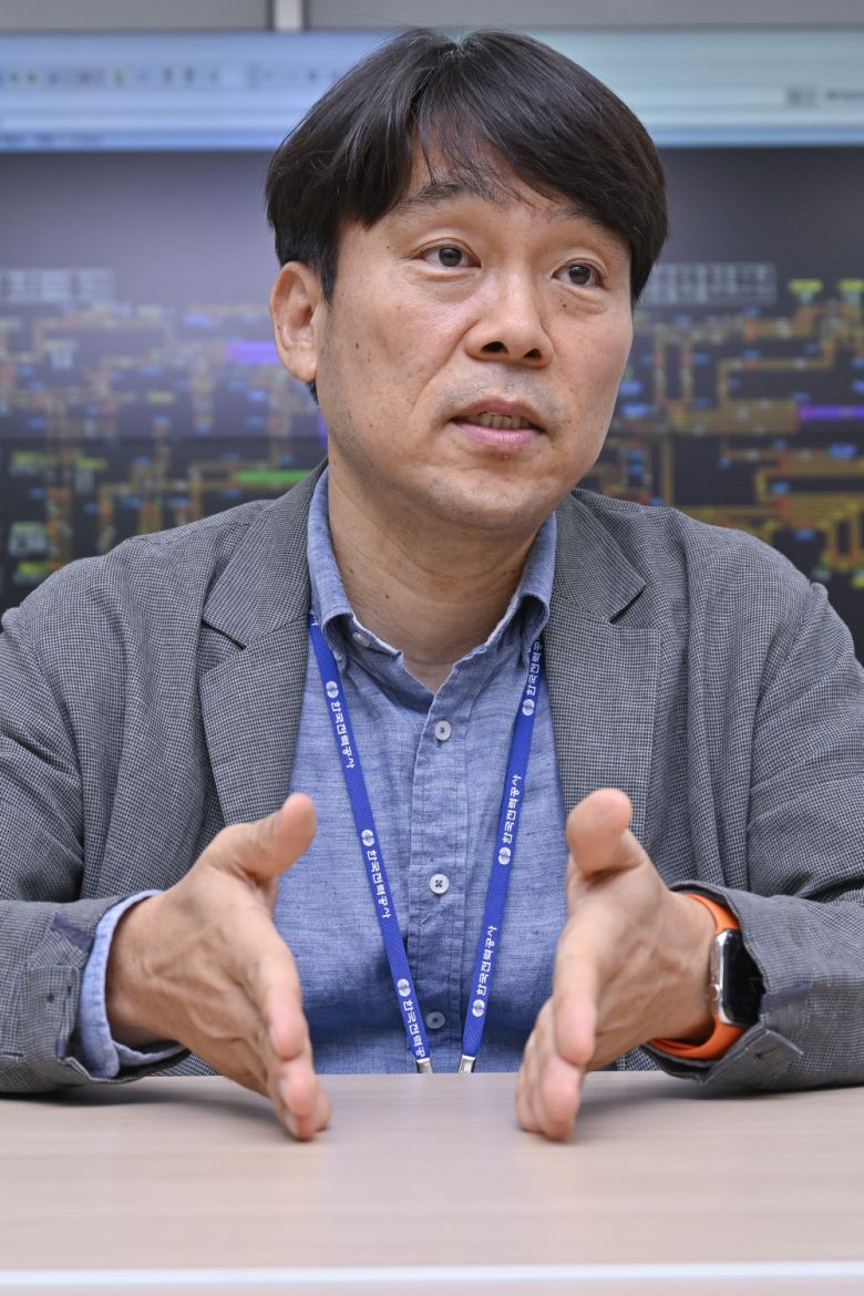 이재걸 한국전력공사(KEPCO) 전력연구원 전력계통연구소 계통해석팀장이 24일 대전시 유성구 문지동 KEPCO 전력연구원에서 이투데이와 인터뷰 하고 있다.