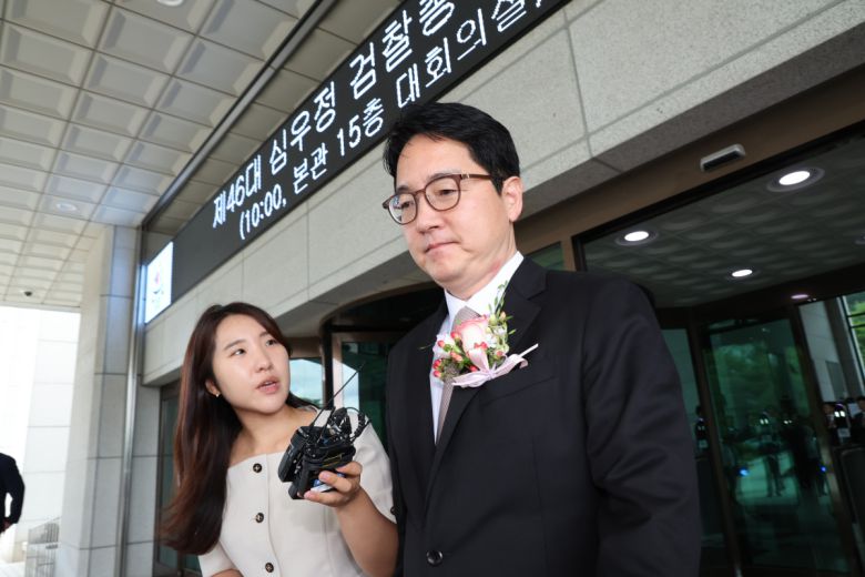 심우정 검찰총장이 2일 서울 서초구 대검찰청을 떠나고 있다.