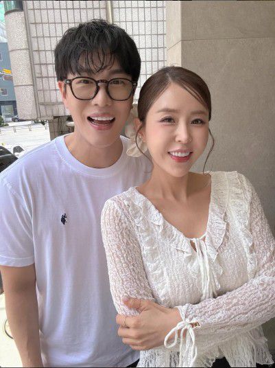 문원(왼), 신지.